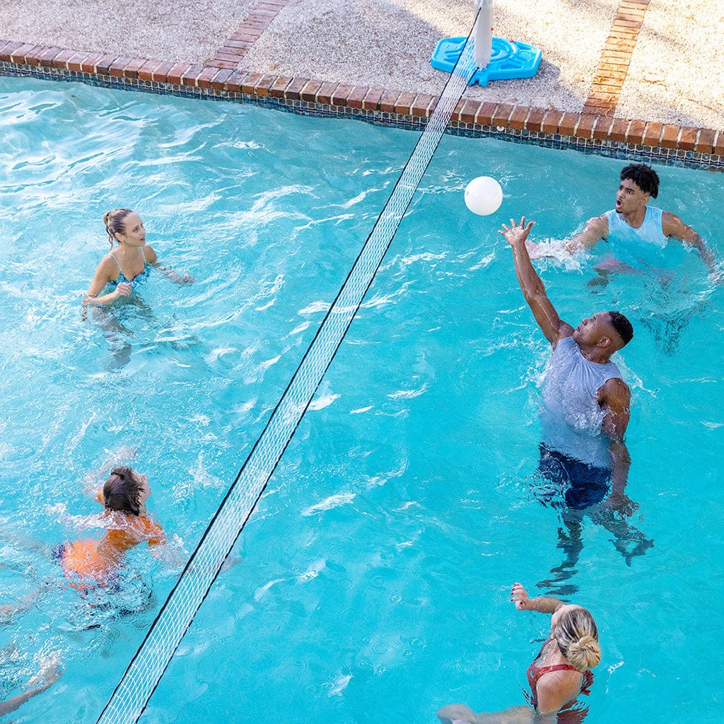 Wahu 3-in-1 playing volleyball